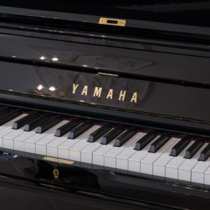 Yamaha SU7 Upright Piano