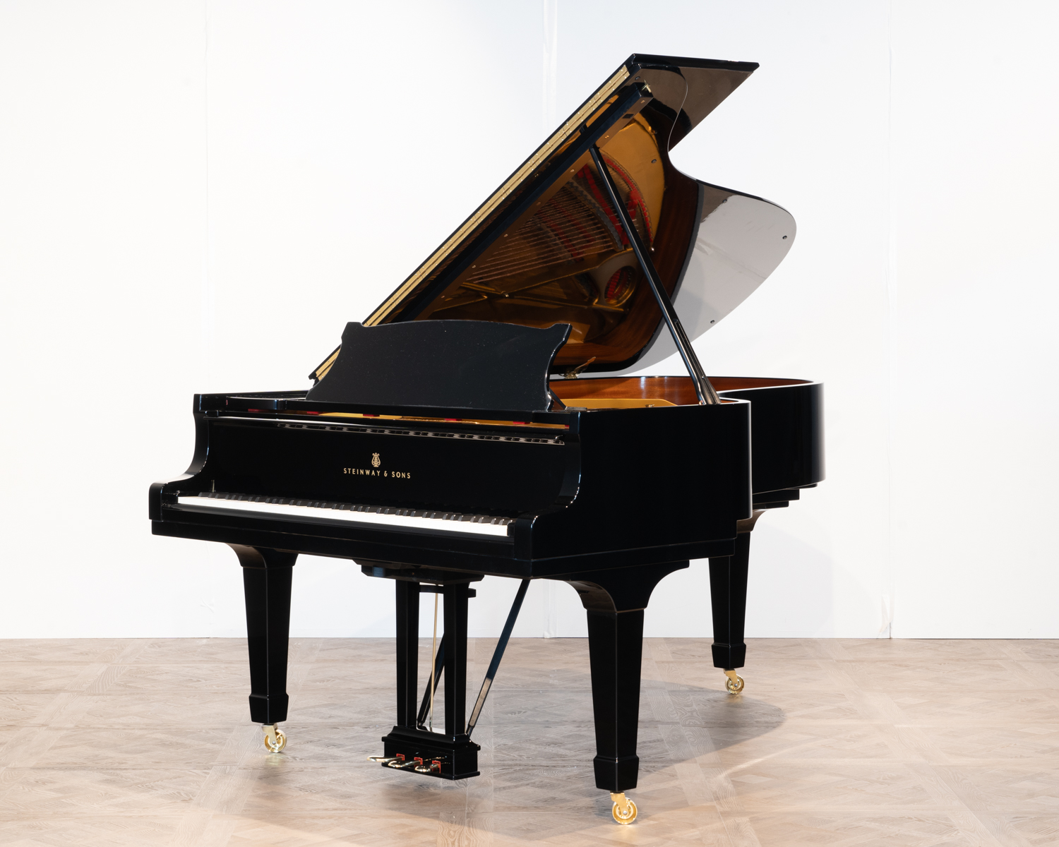 Steinway & Sons B211 Grand Piano - c1976