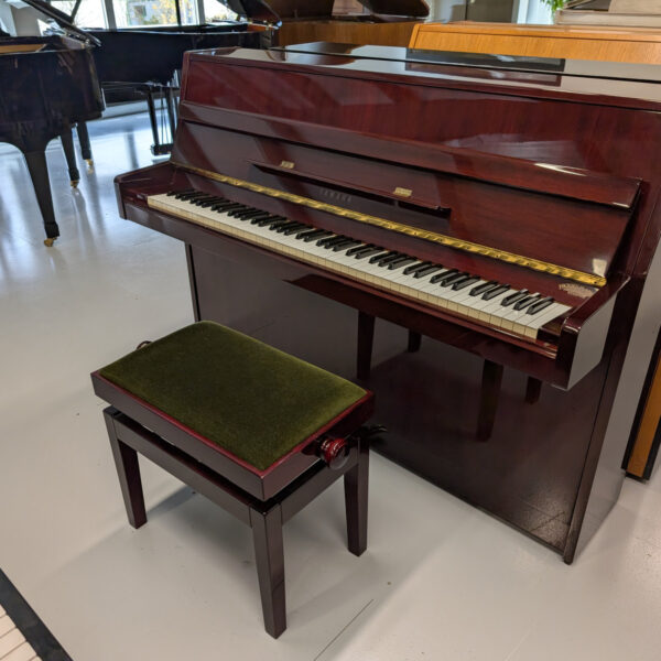 Yamaha M1J Upright Piano - c1987