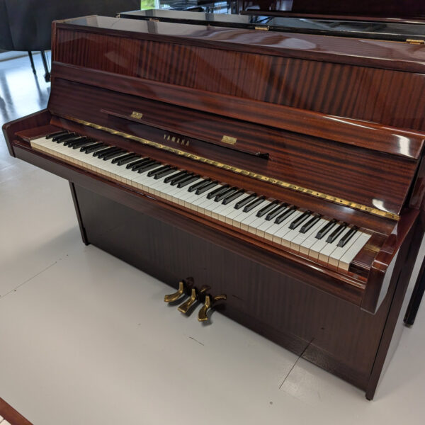 Yamaha M5J Upright Piano - c1981