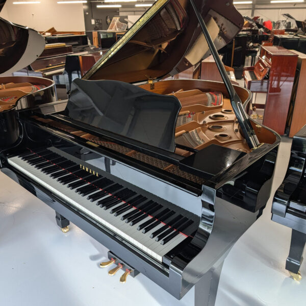 Yamaha C3 Grand Piano - c1998